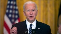 GALA VIDEO - Joe Biden chute plusieurs fois dans l'escalier d'Air Force One : cette vidéo qui inquiète