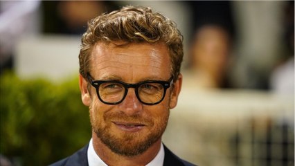 GALA VIDÉO - Simon Baker a retrouvé l'amour après sa rupture