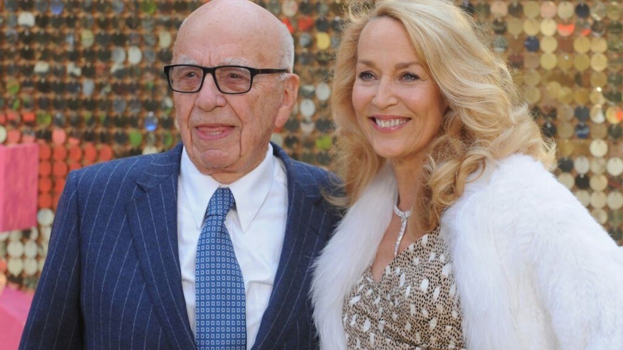 GALA VIDEO - Le saviez-vous ? L'ex de Mick Jagger, Jerry Hall, s'est remariée au pire ennemi de Meghan et Harry