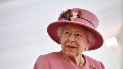 GALA VIDEO - Elizabeth II et sa famille se serrent la ceinture : ils renoncent à leurs avions.