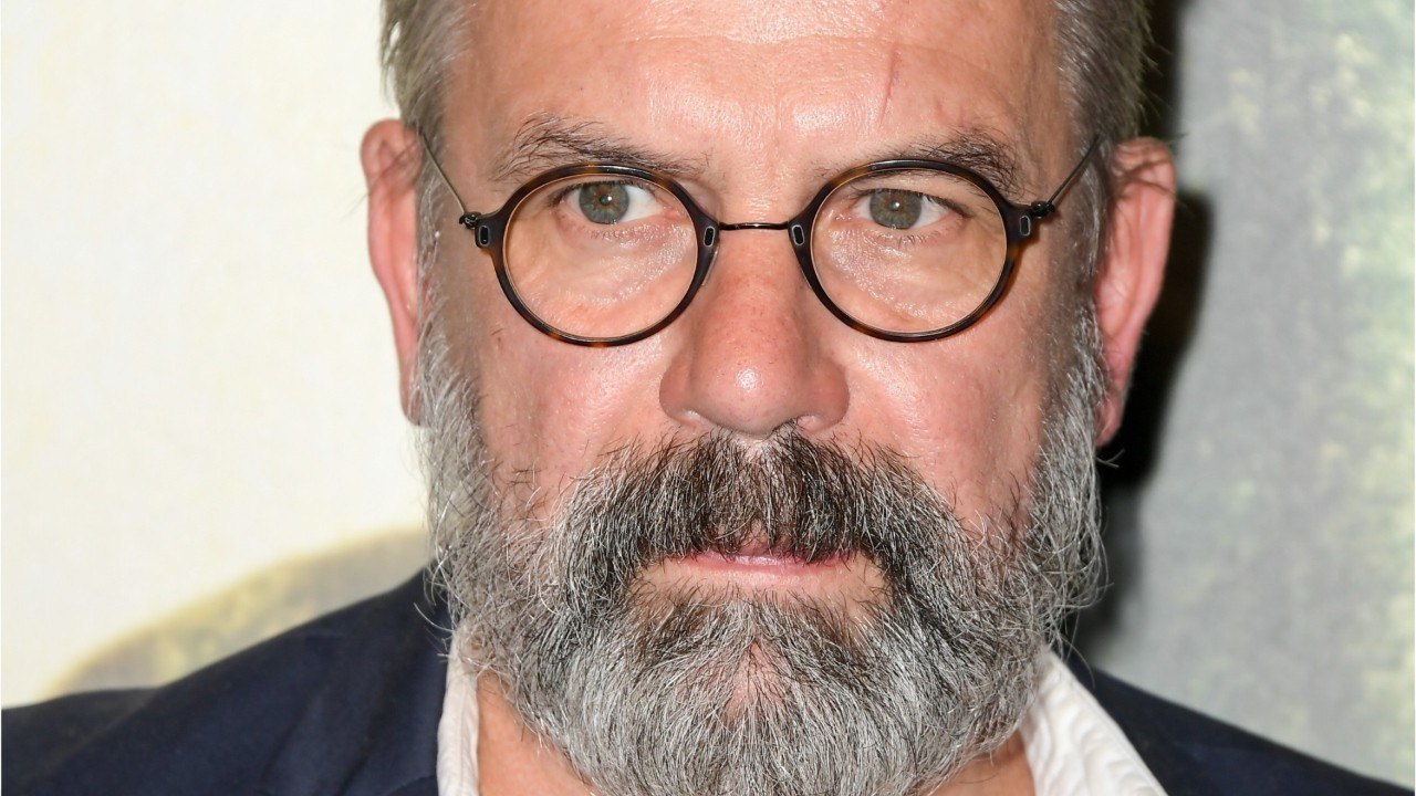 GALA VIDEO - Philippe Torreton : pourquoi Claire Chazal a-t-elle ignoré leur histoire d’amour dans son livre ?