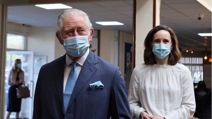 GALA VIDÉO - PHOTO – Le prince Charles, de sortie, refuse de commenter l'interview de Meghan et Harry