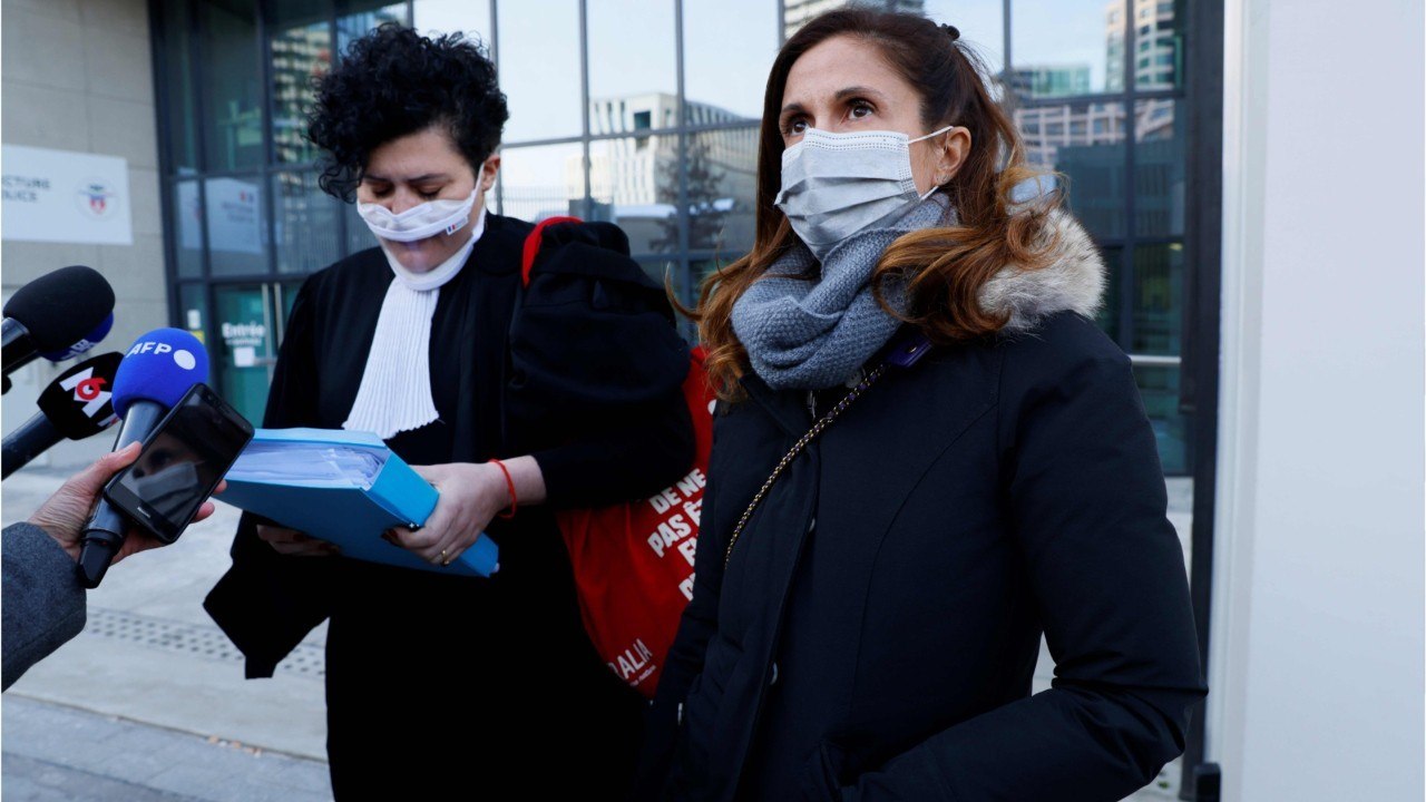 GALA VIDEO - Inceste : Coline Berry dénonce ceux qui veulent la « faire taire "