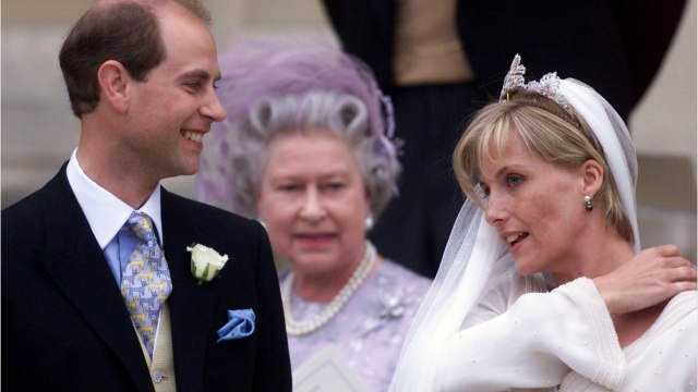 GALA VIDEO - Avant Harry et Meghan, le prince Edward et Sophie de Wessex ont tenté l'émancipation… en vain.