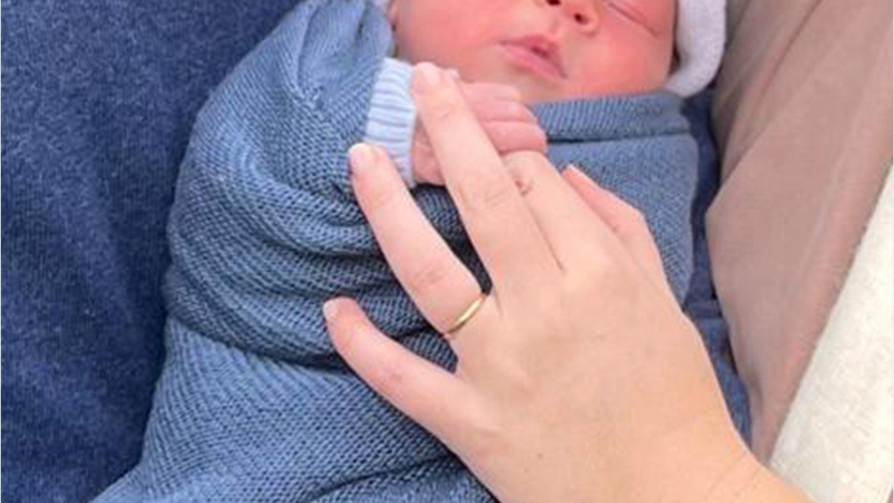 GALA VIDEO - Royal Baby : quand le fils de la princesse Eugénie sera-t-il baptisé ?