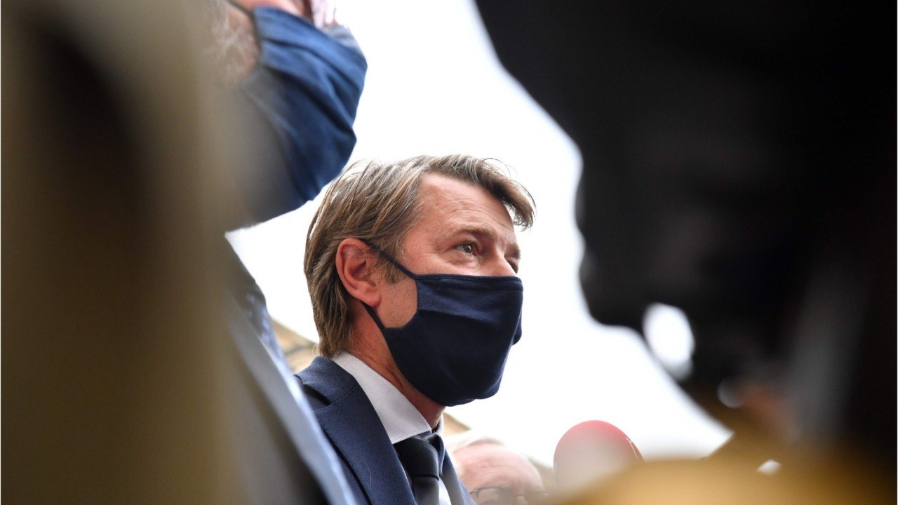 GALA VIDÉO - François Baroin se fait désirer : « En politique comme en amour, il ne faut jamais dire jamais ".