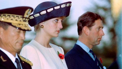 GALA VIDEO - Flashback – Harry dépouillé de ses titres… comme sa mère Diana