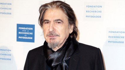 GALA VIDEO - « Mon père pleurait dans mes bras " : ce que Serge Lama n'a jamais pardonné à sa mère