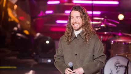 GALA VIDEO - Julien Doré : ce souvenir qu'il a gardé précieusement après son passage dans La Nouvelle Star