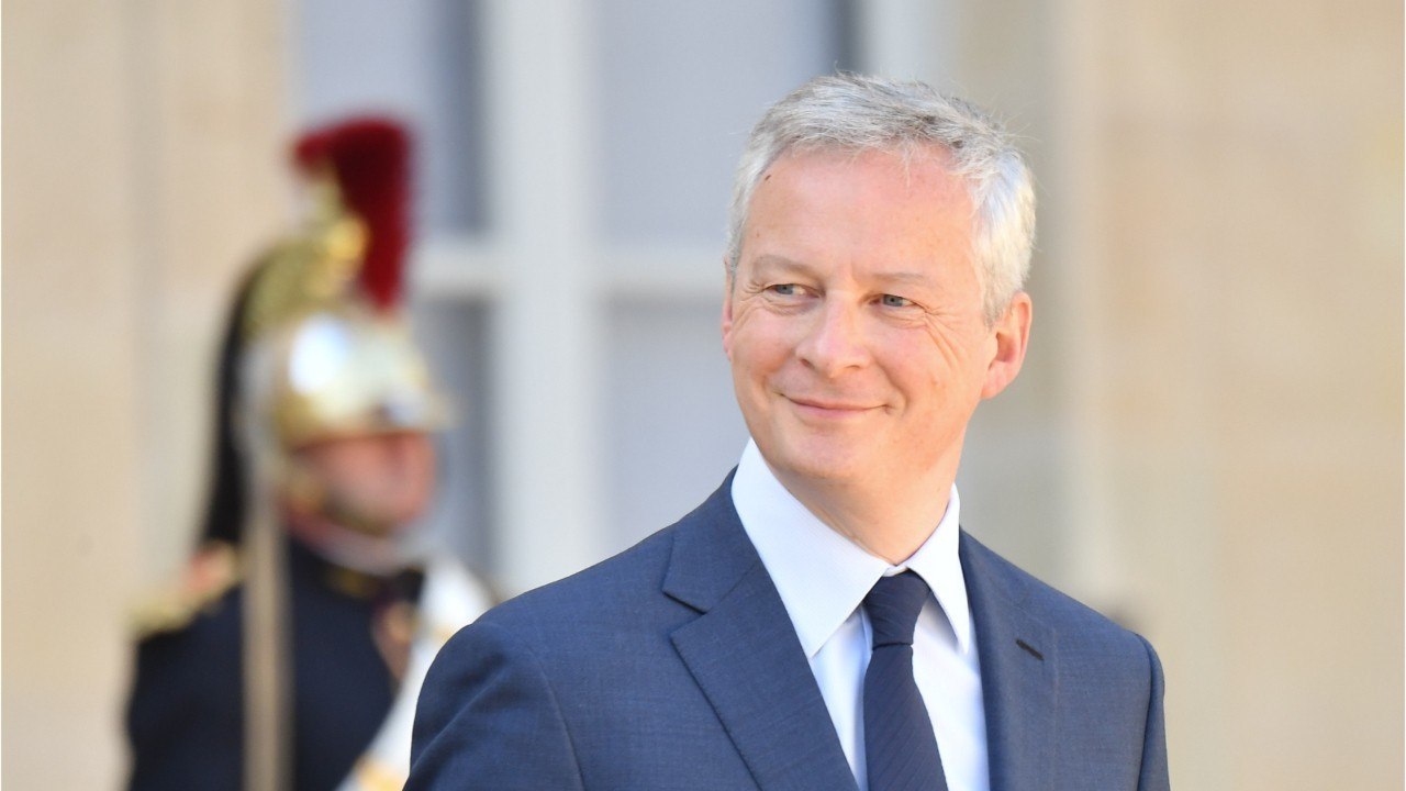 GALA VIDEO - Bruno Le Maire : le ministre de l'économie dévoile une photo attendrissante de son fils