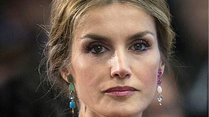 GALA VIDEO - Letizia d'Espagne : comme Caroline de Monaco et Kate Middleton, elle assume ses cheveux gris