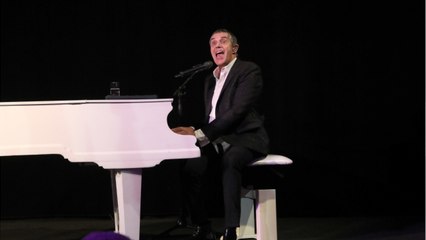 GALA VIDEO - Julien Clerc évoque son fils de 20 ans : « J'ai mis notre relation entre parenthèses "