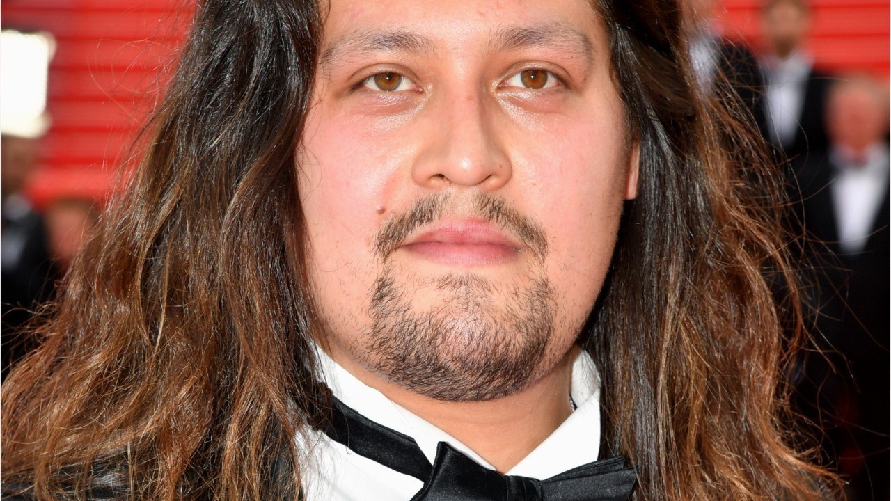 GALA VIDEO - Charlotte Gainsbourg : que devient son demi-frère Lulu Gainsbourg ?