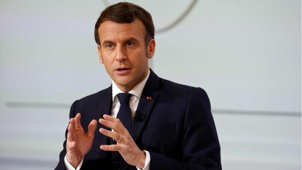 GALA VIDEO - Emmanuel Macron « a pris un assez gros risque " : le Pr. Eric Caumes réagit aux annonces