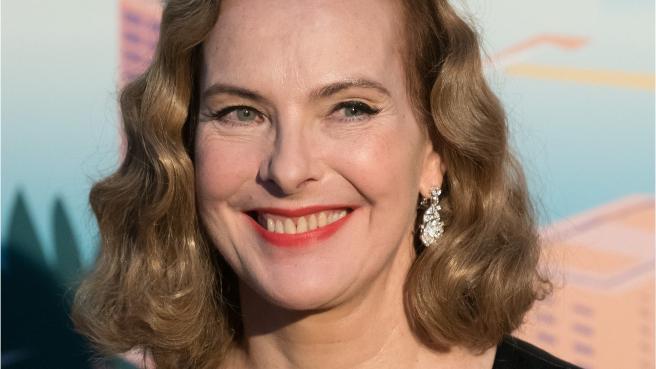 GALA VIDEO - Carole Bouquet très seule pendant le confinement : « Je parlais avec les arbres "