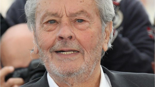 GALA VIDEO - Alain Delon en deuil : Romy Schneider, Mireille Darc, Nathalie…