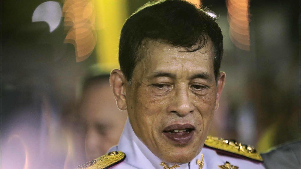 GALA VIDEO - Roi de Thaïlande : nouvelle humili...