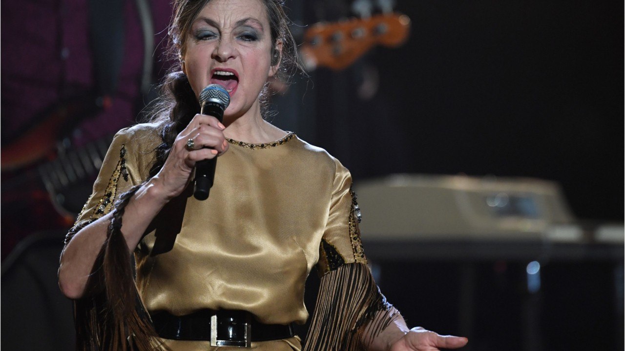 GALA VIDEO - Catherine Ringer des Rita Mitsouko a gagné un bras de fer contre Valérie Pécresse