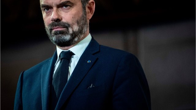 GALA VIDÉO - Emmanuel Macron : cette attitude d'Edouard Philippe qui l'a déstabilisé en plein dîner