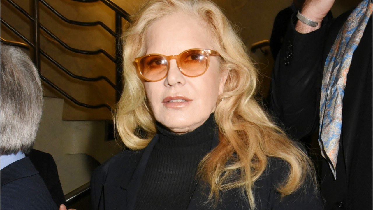 GALA VIDÉO - Sylvie Vartan trompée par Johnny Hallyday : son avis surprenant sur la fidélité