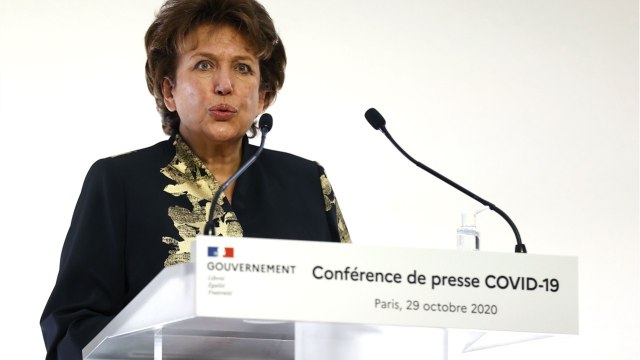 GALA VIDEO - Roselyne Bachelot interpellée par Nagui : « N'est-ce pas une aberration ?