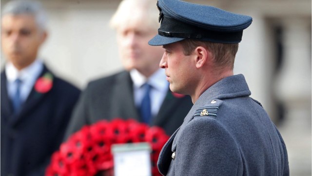 GALA VIDEO - Prince William : tequila, danses endiablées et blonde sexy… Ces photos qui vont déplaire à Kate