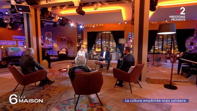 VIDÉO - Agacé, Pierre Arditi soutient Olivier Véran