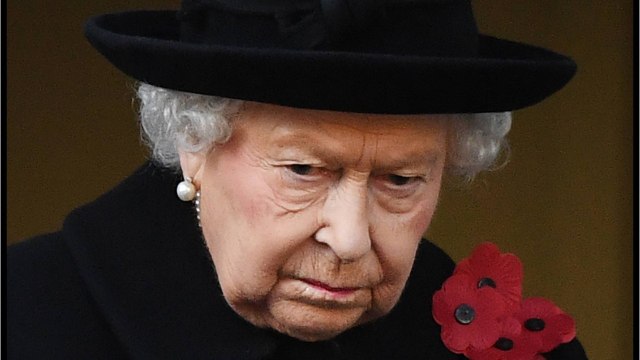 GALA VIDEO - Le prince Harry encore humilié, Elizabeth II pas au courant : basses manœuvres à Buckingham