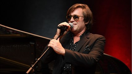 GALA VIDÉO - Thomas Dutronc en deuil : il pleure la mort de celui “dont le sourire illuminait le monde”.