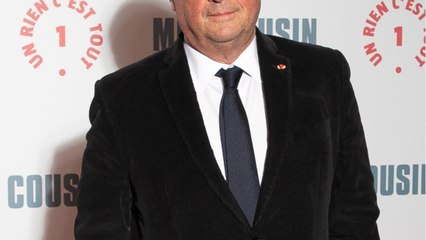 GALA VIDEO - François Hollande pris la main aux fesses