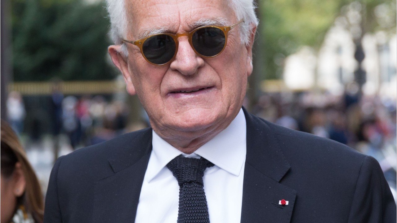 GALA VIDEO - Confidences de Philippe Labro : ce jour où “Johnny Hallyday m’a embrassé sur la bouche”