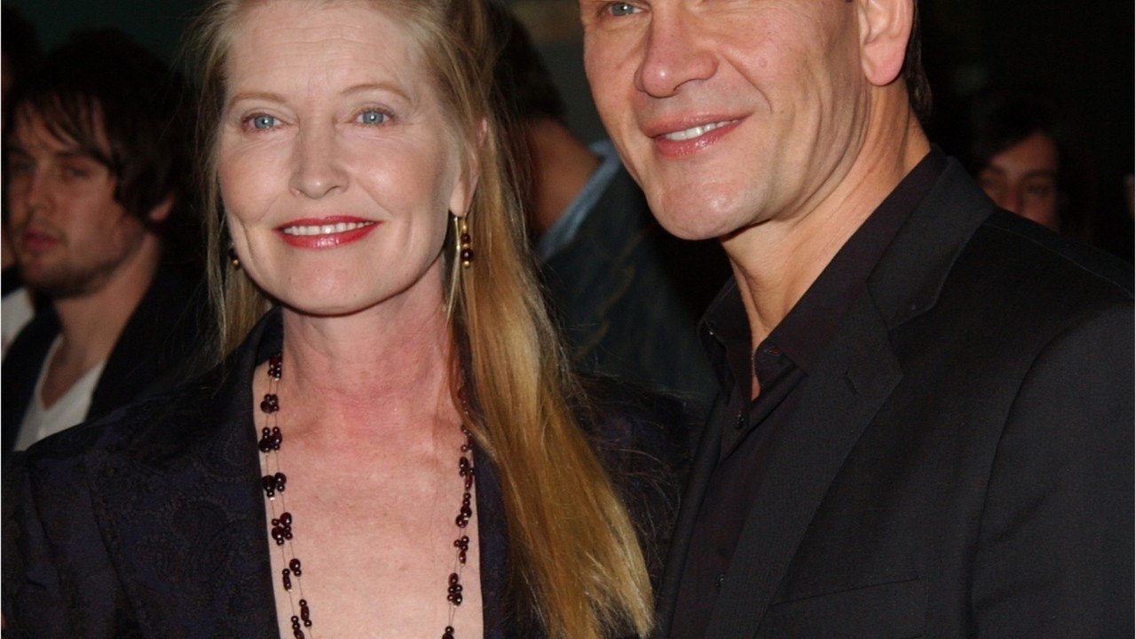 GALA VIDEO - Patrick Swayze : qui est sa veuve et amour de sa vie Lisa Niemi ?