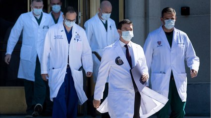 GALA VIDEO - Donald Trump, anxieux, a demandé à ses proches s’il allait s’en sortir