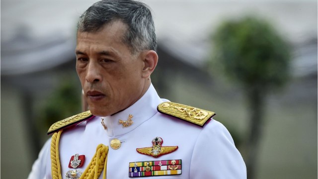 GALA VIDEO - Ça chauffe ! Le roi de Thaïlande et son harem traqués jusqu’en Allemagne.