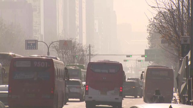 [날씨] 오늘 포근하지만 미세먼지 짙어...첫 수도권 비상저감조치 / YTN