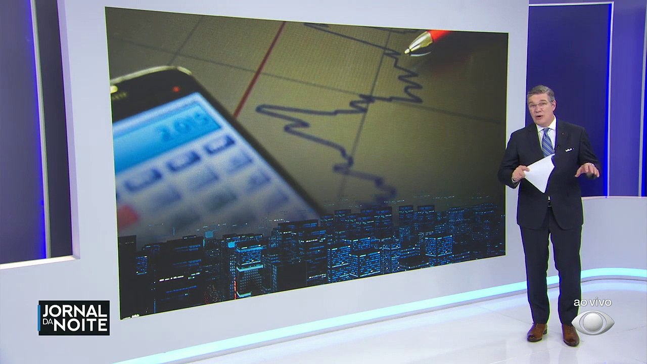 O indicador do Banco Central mostrou que a economia brasileira encolheu em outubro. O mercado financeiro reagiu mal, e o dólar chegou ao maior patamar desde abril.