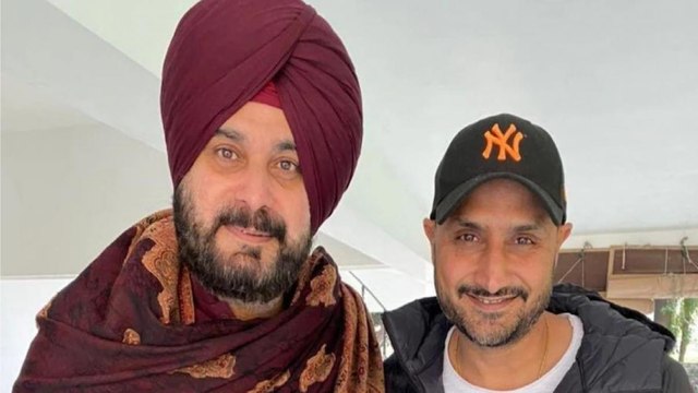 Navjot Sidhu tweets pic with Harbhajan Singh