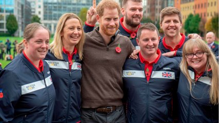 GALA VIDEO - Le prince Harry plus que jamais en guerre avec les médias