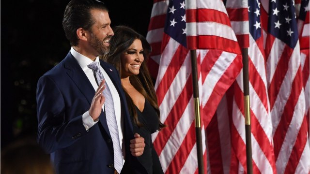 GALA VIDEO - Qui est Kimberly Guilfoyle, la nouvelle petite amie de Donald Trump Jr ?