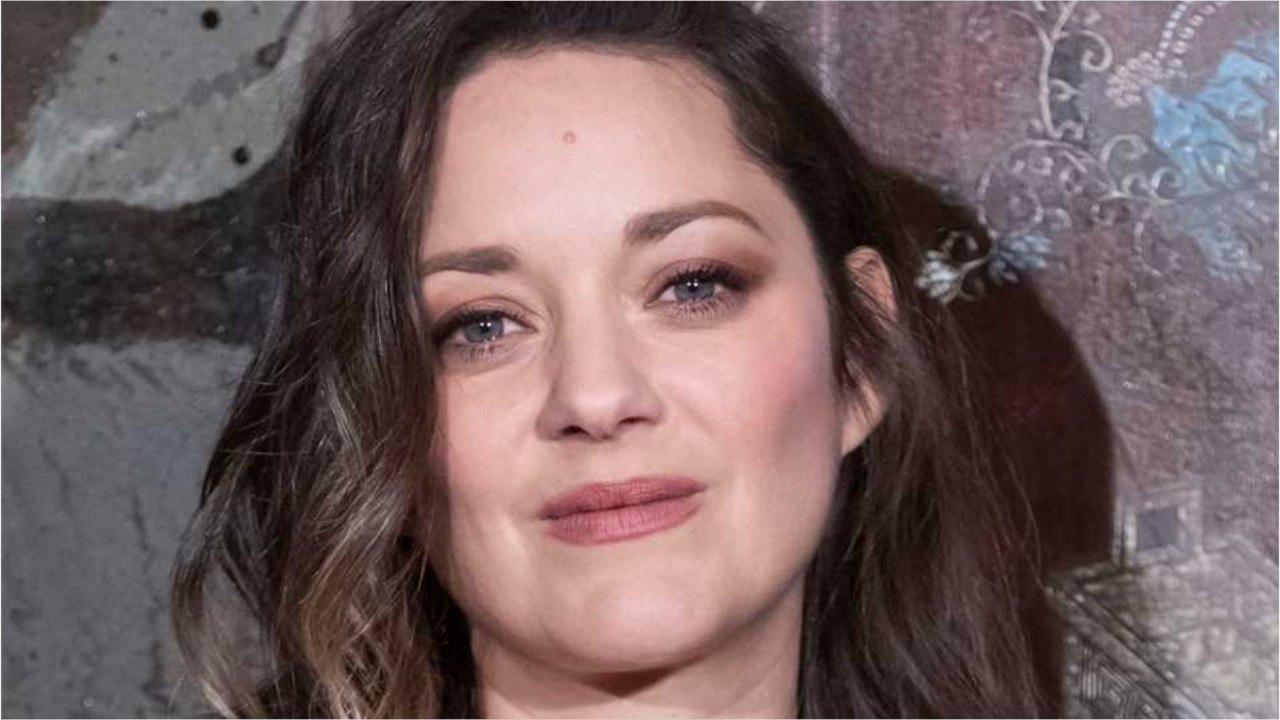 GALA VIDÉO - Marion Cotillard raconte son confinement avec ses enfants au Cap Ferret