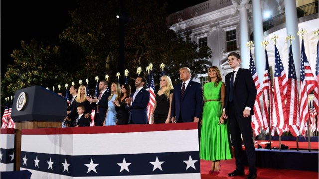 GALA VIDEO - Melania Trump ignorée par Ivanka : cette scène hallucinante