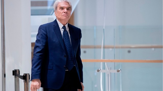 GALA VIDEO - Bernard Tapie lucide sur son cancer : ses émouvantes confidences
