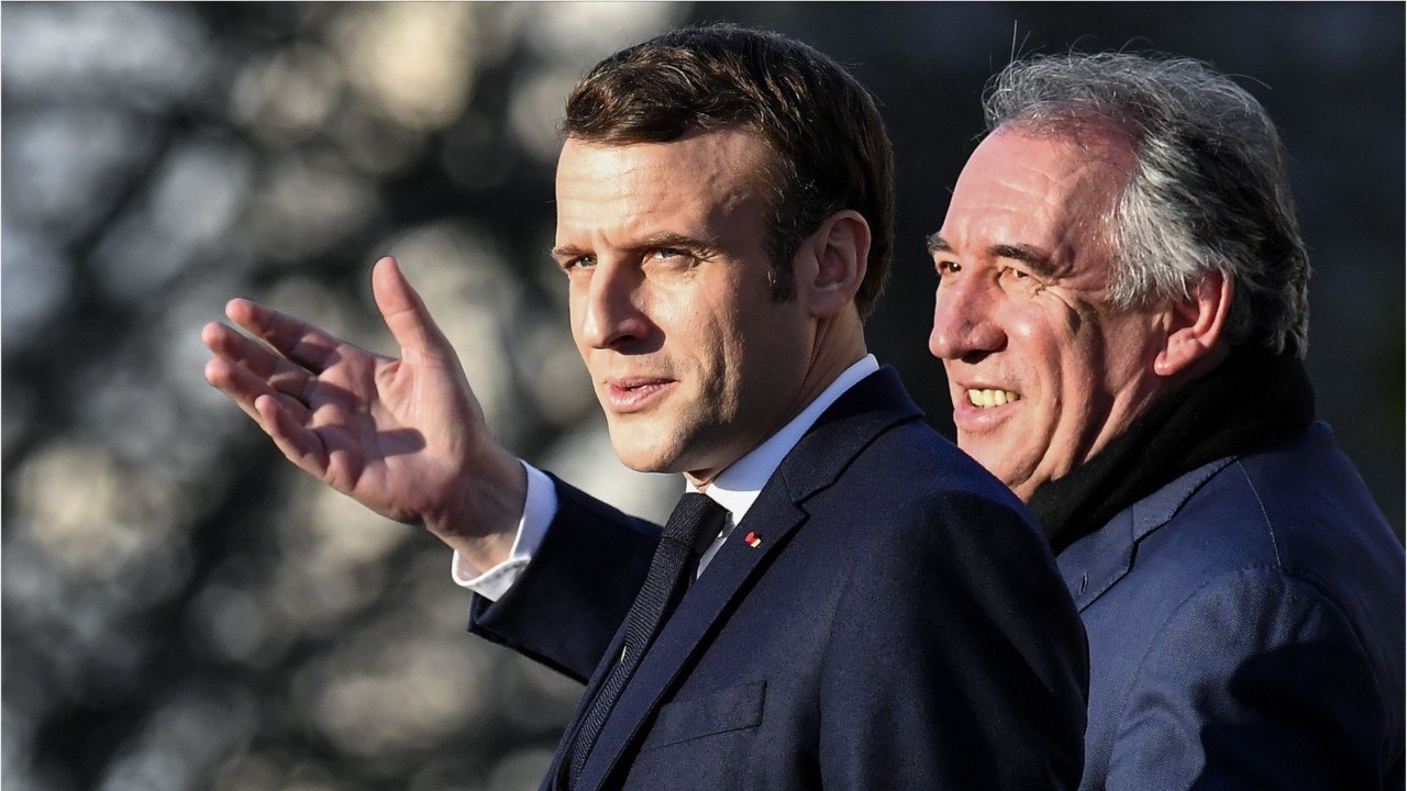 GALA VIDEO - "François Bayrou a toujours trahi" : Nicolas Sarkozy met en garde Emmanuel Macron