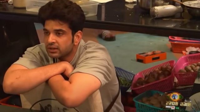 Bigg Boss 15: Makers ने Karan Kundra और Tejasswi Prakash के खिलाफ की planning? | FilmiBeat