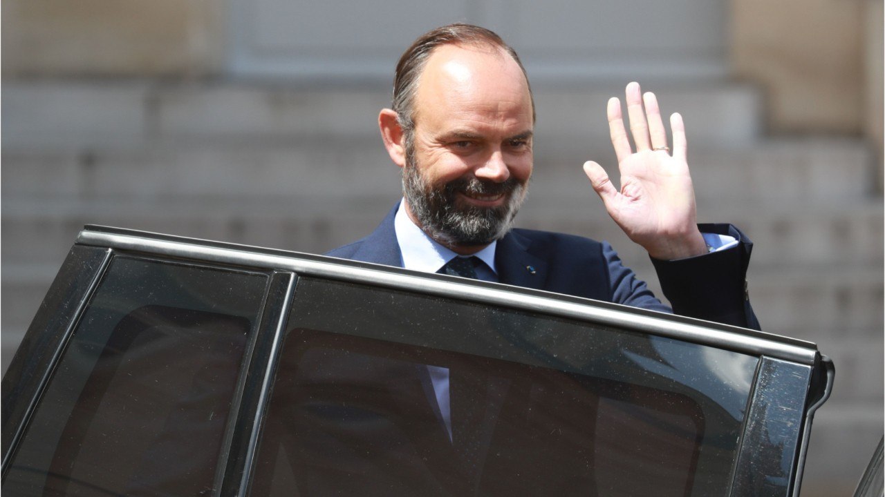 GALA VIDEO - Édouard Philippe réélu maire du Havre : son geste fou pour la Normandie