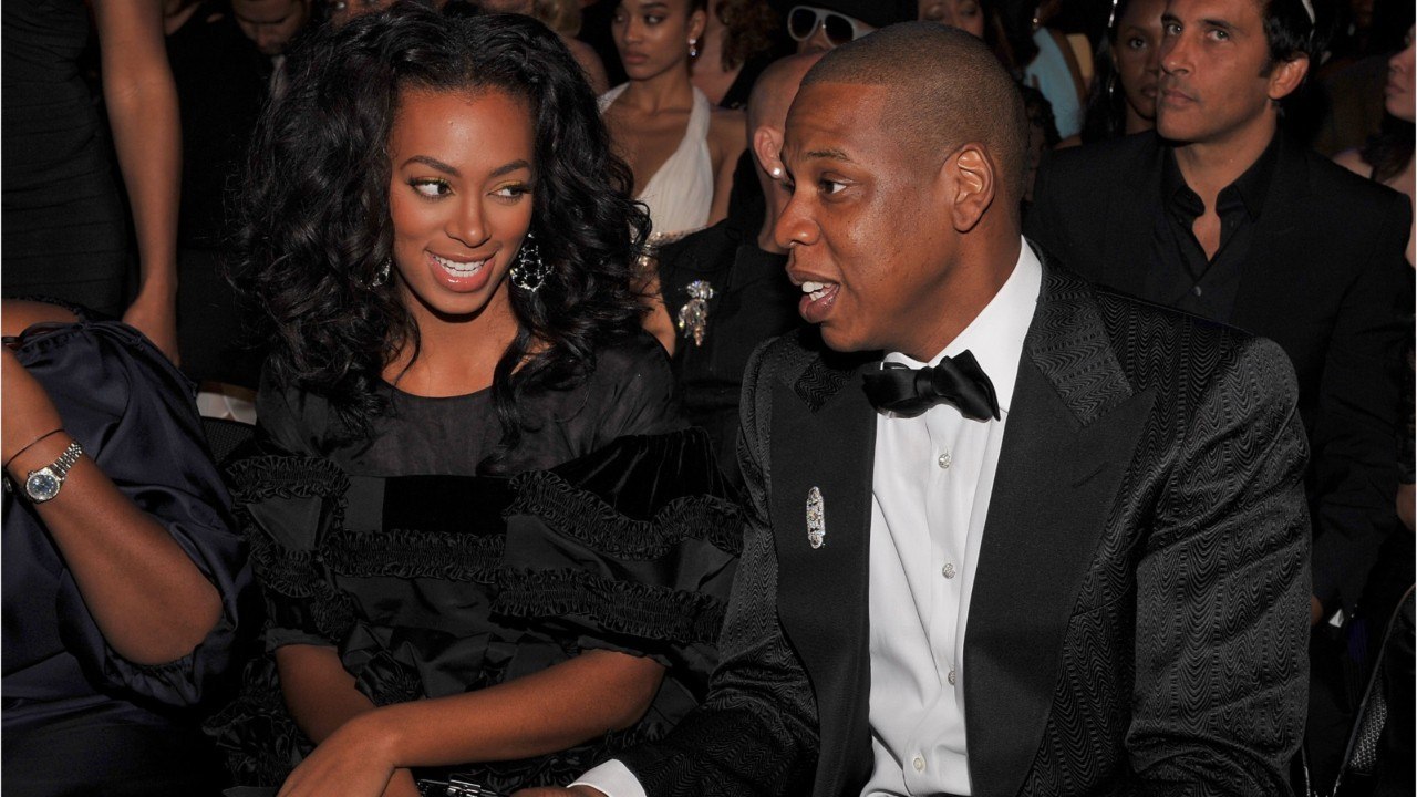 GALA VIDEO - Jay Z Revient Sur Sa Dispute Dans L'ascenseur Avec Solange, La Sœur De Beyoncé : « Elle Est Comme Ma Sœur ". (1)
