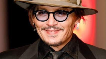 GALA VIDEO - Lily-Rose Depp : ce baiser torride à une amie