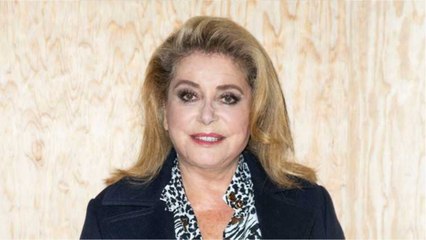 GALA VIDÉO - Catherine Deneuve a tiré un trait sur son hygiène de vie rock’n’roll