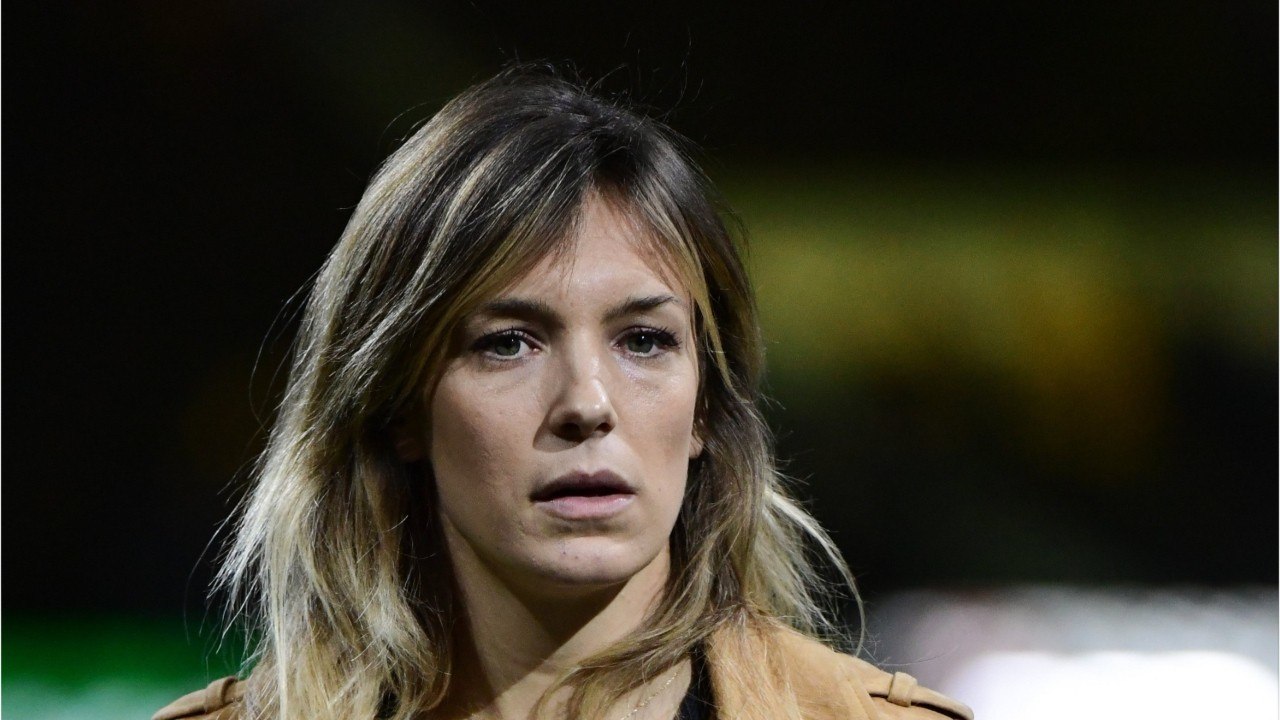 GALA VIDEO - Affaire Clémentine Sarlat : Estelle Denis « ne sait pas " si les journalistes méritaient un licenciement.