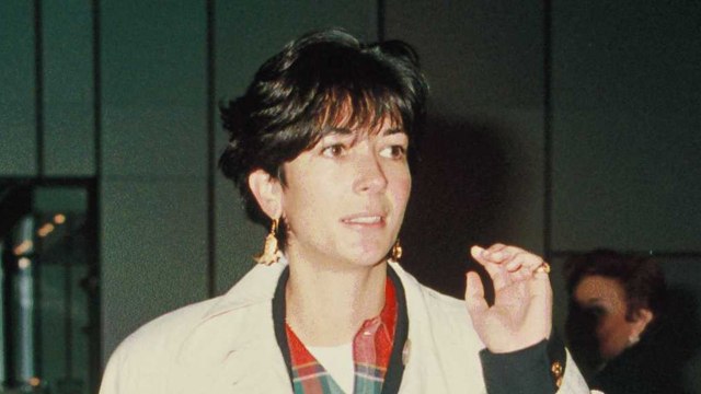 GALA VIDEO - Qui est Ghislaine Maxwell, l’ex-compagne de Jeffrey Epstein ?